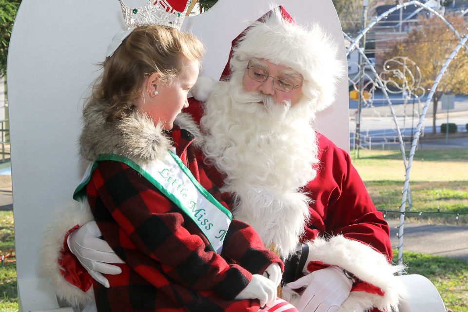 Winter Carnival _ Santa 11-24-19-8437.JPG